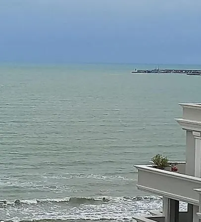 Reyna Sea View Apartment