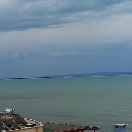 Reyna Sea View